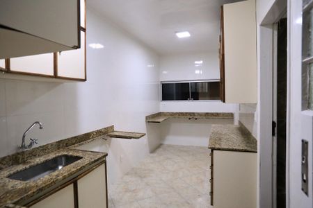 Apartamento para alugar com 130m², 3 quartos e sem vaga Apartamento para alugar com 130m², 3 quartos e sem vagaCozinha