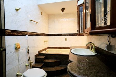 Apartamento para alugar com 130m², 3 quartos e sem vaga Apartamento para alugar com 130m², 3 quartos e sem vagaBanheiro