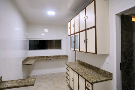Cozinha de apartamento para alugar com 3 quartos, 130m² em Sagrada Família, Belo Horizonte