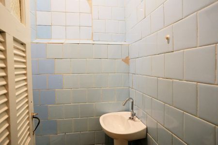 Apartamento para alugar com 130m², 3 quartos e sem vaga Apartamento para alugar com 130m², 3 quartos e sem vagaLavabo