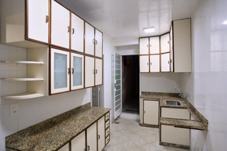 Apartamento para alugar com 130m², 3 quartos e sem vaga Apartamento para alugar com 130m², 3 quartos e sem vagaCozinha