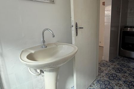 Banheiro de apartamento para alugar com 1 quarto, 47m² em Itararé, Santos