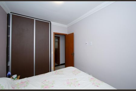 Apartamento à venda com 60m², 3 quartos e 1 vagaQUARTO2