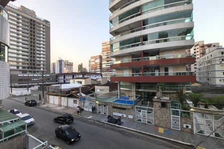 Vista de kitnet/studio para alugar com 0 quarto, 42m² em Guilhermina, Praia Grande