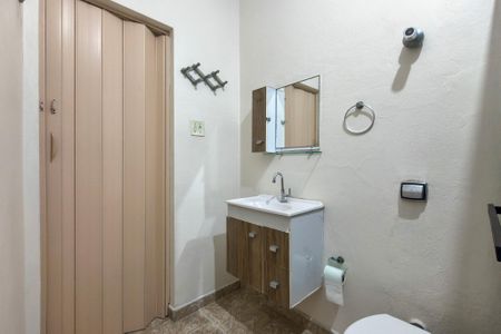 Banheiro  de kitnet/studio para alugar com 0 quarto, 42m² em Guilhermina, Praia Grande