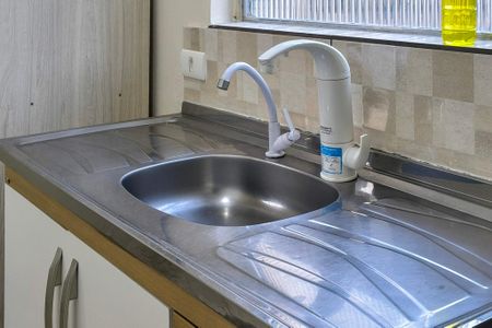 Cozinha  de kitnet/studio para alugar com 0 quarto, 42m² em Guilhermina, Praia Grande