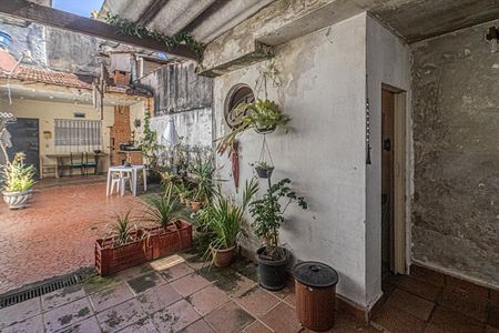 quintal, área de serviço e churrasqueira_2 de casa à venda com 2 quartos, 150m² em Jardim Santa Cruz (sacoma), São Paulo