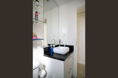 Banheiro de apartamento à venda com 2 quartos, 57m² em Vila das Merces, São Paulo