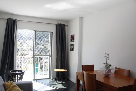 Apartamento para alugar com 70m², 2 quartos e 1 vagaSala