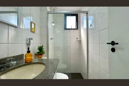 Apartamento à venda com 57m², 2 quartos e 1 vaga Apartamento à venda com 57m², 2 quartos e 1 vagaBanheiro