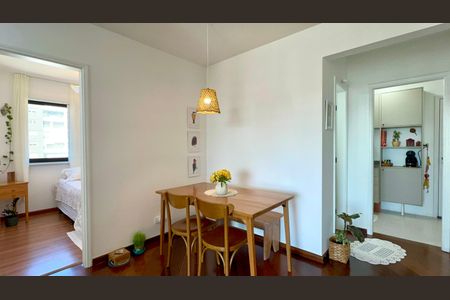 Apartamento à venda com 57m², 2 quartos e 1 vaga Apartamento à venda com 57m², 2 quartos e 1 vagaSala