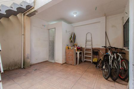 Casa à venda com 243m², 3 quartos e 4 vagas