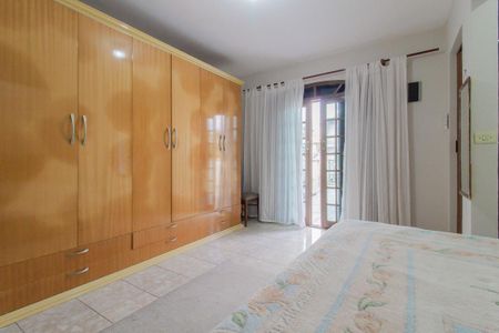 Casa à venda com 243m², 3 quartos e 4 vagas
