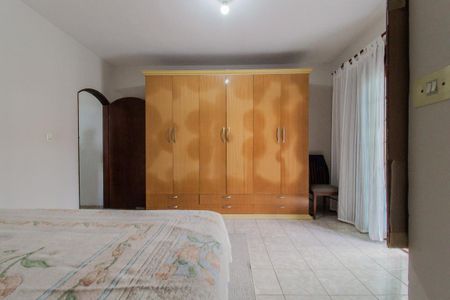 Casa à venda com 243m², 3 quartos e 4 vagas