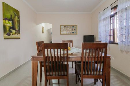 Casa à venda com 243m², 3 quartos e 4 vagas