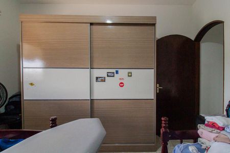 Casa à venda com 243m², 3 quartos e 4 vagas