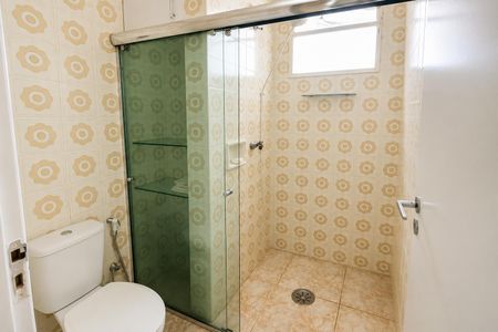 Banheiro de apartamento à venda com 3 quartos, 70m² em Conjunto Residencial Parque Bandeirantes, Campinas