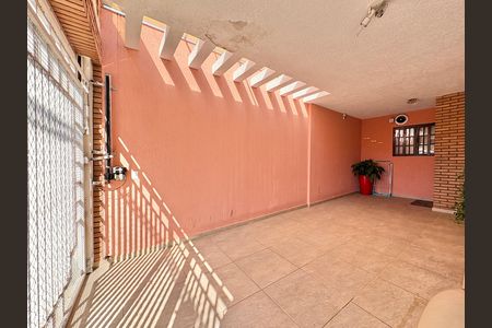 Garagem de casa à venda com 3 quartos, 115m² em Vila Palmeiras, São Paulo