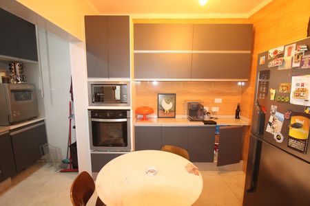 Cozinha de casa de condomínio para alugar com 2 quartos, 79m² em Parada Inglesa, São Paulo