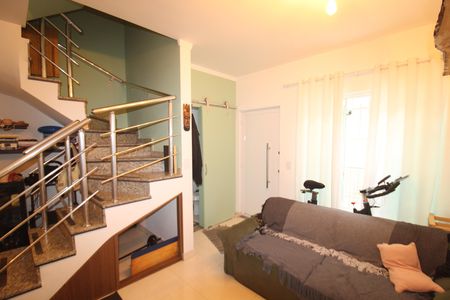 Sala de casa de condomínio para alugar com 2 quartos, 79m² em Parada Inglesa, São Paulo