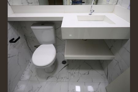 Banheiro de apartamento à venda com 2 quartos, 40m² em Padroeira, Osasco