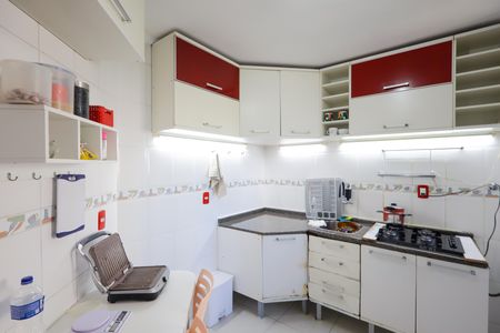 Cozinha de apartamento à venda com 2 quartos, 65m² em Vila Anhanguera, São Paulo