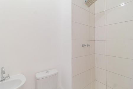 Banheiro Social de apartamento para alugar com 2 quartos, 45m² em Vila Sul Americana, Carapicuíba