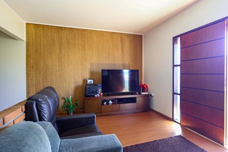 Sala de TV de casa à venda com 3 quartos, 230m² em Jardim Hubert, Indaiatuba