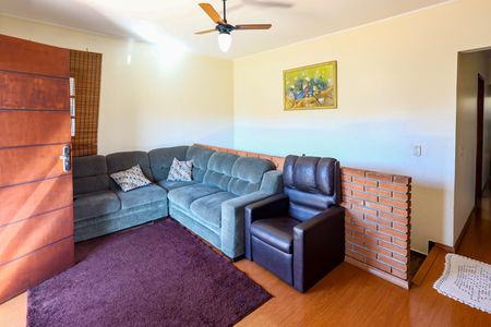 Sala de TV de casa à venda com 3 quartos, 230m² em Jardim Hubert, Indaiatuba