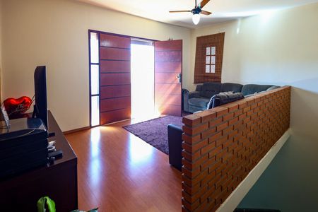Sala de TV de casa à venda com 3 quartos, 230m² em Jardim Hubert, Indaiatuba