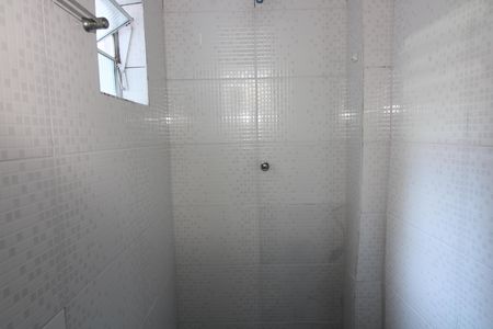 banheiro de kitnet/studio para alugar com 1 quarto, 40m² em Vila Guilhermina, São Paulo