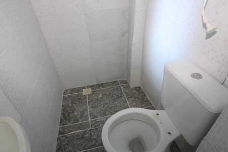 banheiro de kitnet/studio para alugar com 1 quarto, 40m² em Vila Guilhermina, São Paulo