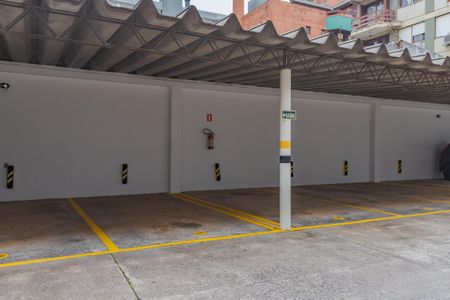 Garagem de apartamento para alugar com 2 quartos, 72m² em Jardim Lindóia, Porto Alegre