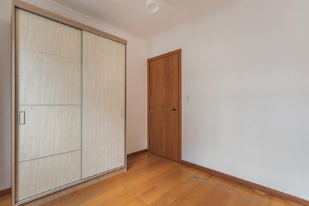 Apartamento para alugar com 72m², 2 quartos e 2 vagasQuarto