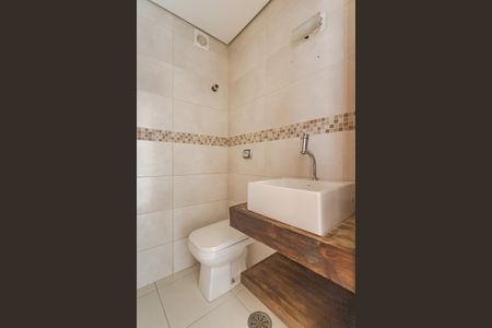 Banheiro de apartamento para alugar com 2 quartos, 72m² em Jardim Lindóia, Porto Alegre