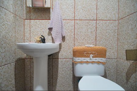 Banheiro de casa à venda com 3 quartos, 200m² em Santos Dumont, São Leopoldo