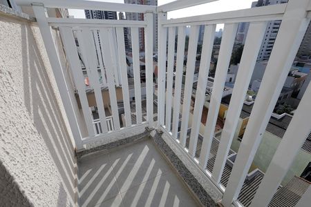 Varanda da sala de apartamento para alugar com 1 quarto, 35m² em Vila Assunção, Santo André