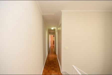 Casa para alugar com 160m², 4 quartos e 3 vagas Casa para alugar com 160m², 4 quartos e 3 vagasCorredor