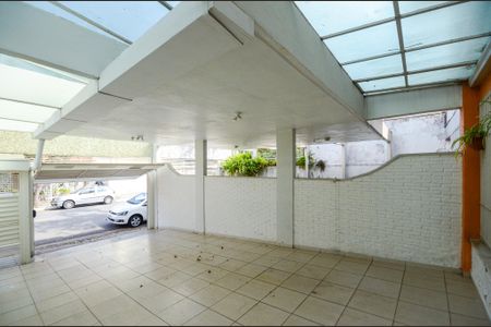 Garagem de casa para alugar com 4 quartos, 160m² em Parque Sao Domingos, São Paulo