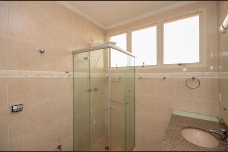 Casa para alugar com 160m², 4 quartos e 3 vagas Casa para alugar com 160m², 4 quartos e 3 vagasSuíte - Banheiro