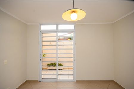 Casa para alugar com 160m², 4 quartos e 3 vagas Casa para alugar com 160m², 4 quartos e 3 vagasSala de jantar