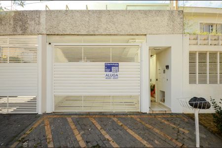 Casa para alugar com 160m², 4 quartos e 3 vagas Casa para alugar com 160m², 4 quartos e 3 vagasFachada