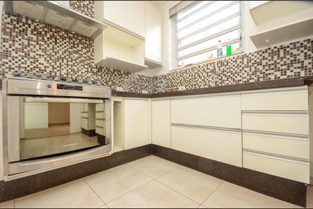 Cozinha de casa para alugar com 4 quartos, 160m² em Parque Sao Domingos, São Paulo
