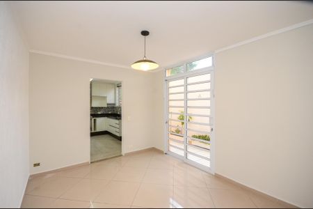 Casa para alugar com 160m², 4 quartos e 3 vagas Casa para alugar com 160m², 4 quartos e 3 vagasSala de jantar