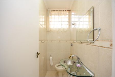 Lavabo de casa para alugar com 4 quartos, 160m² em Parque Sao Domingos, São Paulo