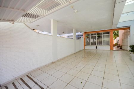 Casa para alugar com 160m², 4 quartos e 3 vagas Casa para alugar com 160m², 4 quartos e 3 vagasGaragem