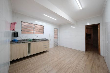 Cozinha de casa para alugar com 1 quarto, 85m² em Jardim Danfer, São Paulo