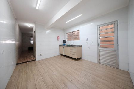 Cozinha de casa para alugar com 1 quarto, 85m² em Jardim Danfer, São Paulo