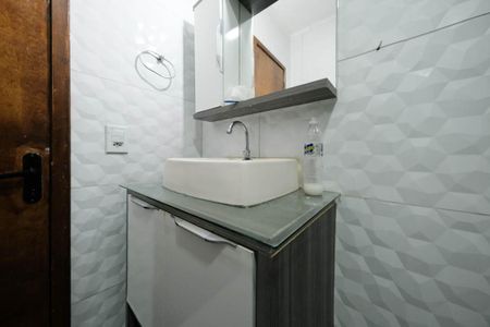 Banheiro de casa para alugar com 1 quarto, 85m² em Jardim Danfer, São Paulo
