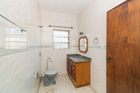 Banheiro de casa para alugar com 3 quartos, 150m² em Irajá, Rio de Janeiro